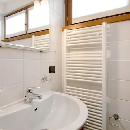Larice Bianco App N4 Apart-hotel 3*